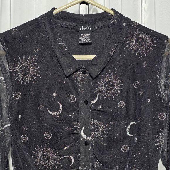 Justify - Picture 3 of 7